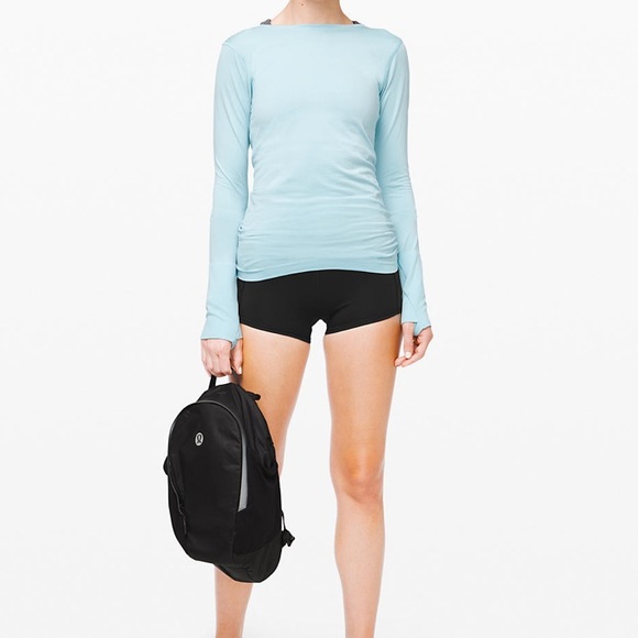 lululemon athletica Pants - Like New! Lululemon 2.5 in Inseam Shorts Size 2